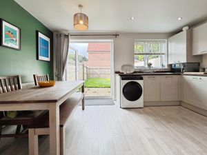 Kitchen diner- click for photo gallery